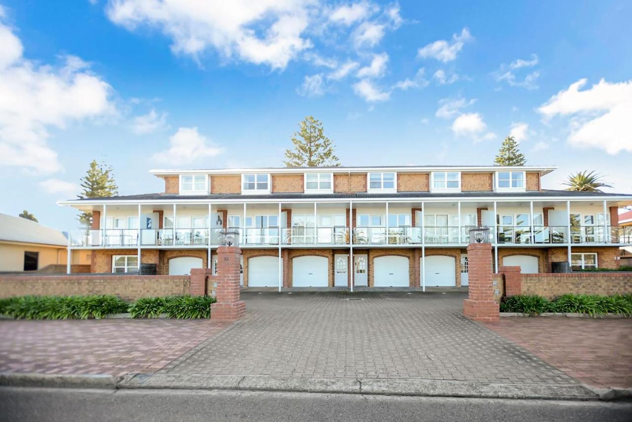 Beautiful Beach Front Townhouse ビクターハーバー エクステリア 写真