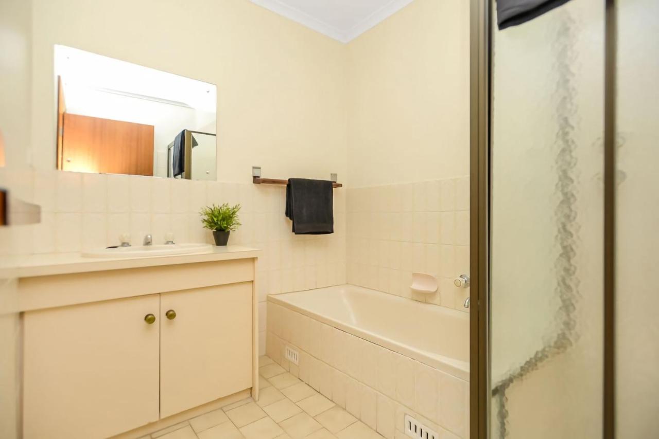 Beautiful Beach Front Townhouse ビクターハーバー エクステリア 写真