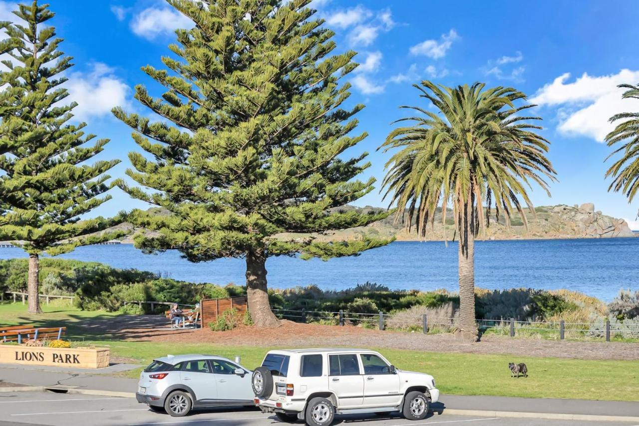 Beautiful Beach Front Townhouse ビクターハーバー エクステリア 写真