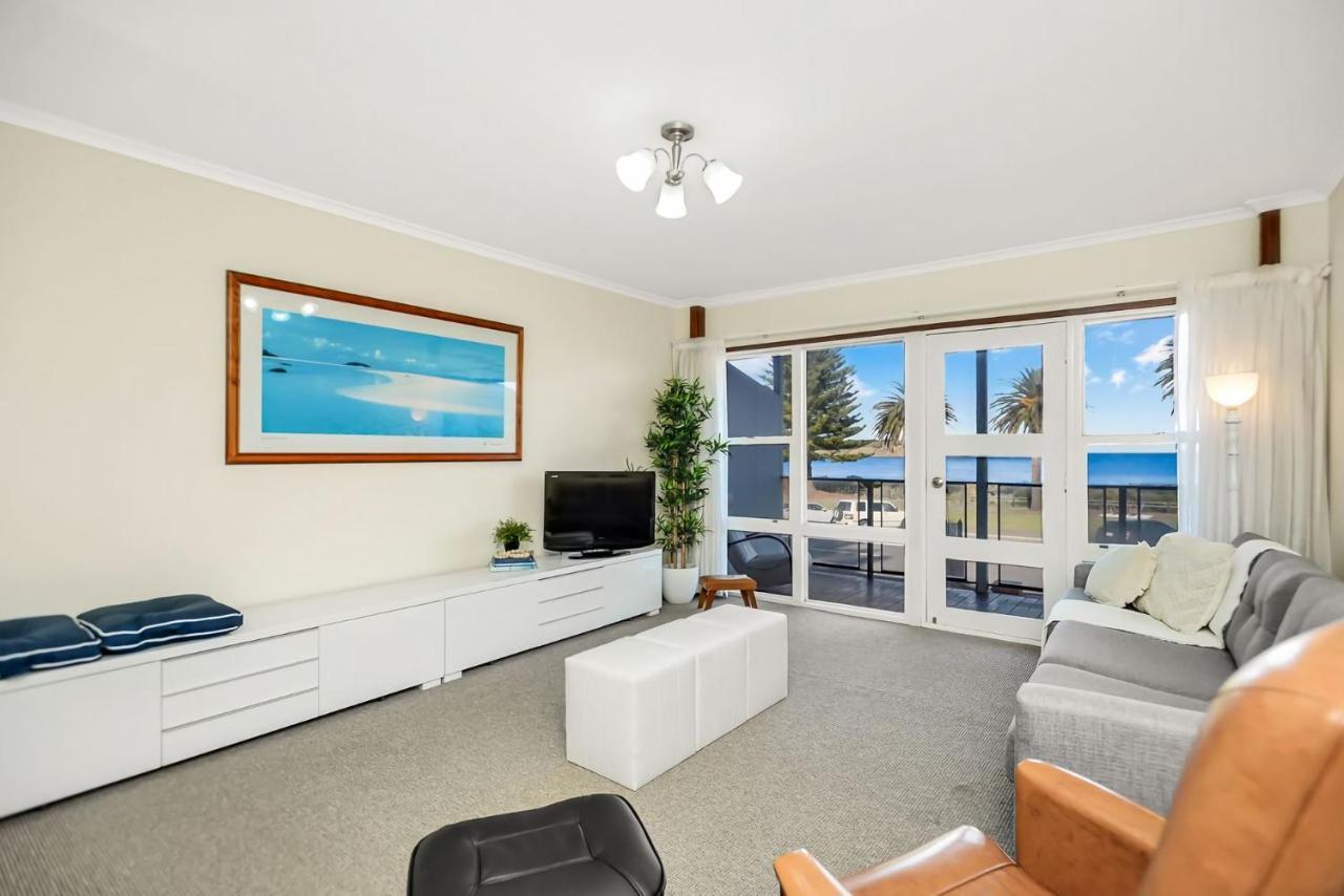 Beautiful Beach Front Townhouse ビクターハーバー エクステリア 写真